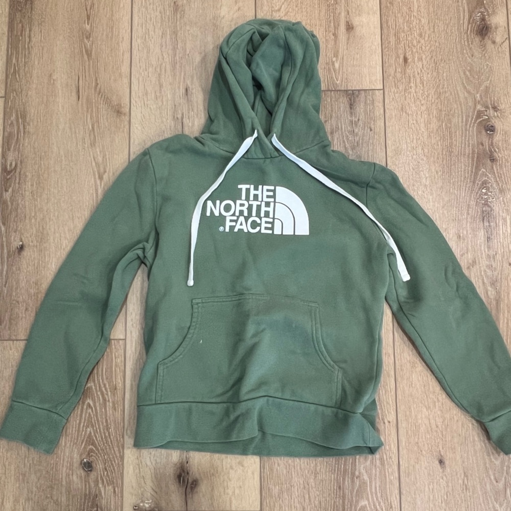 Women’s North Face sweatshirt